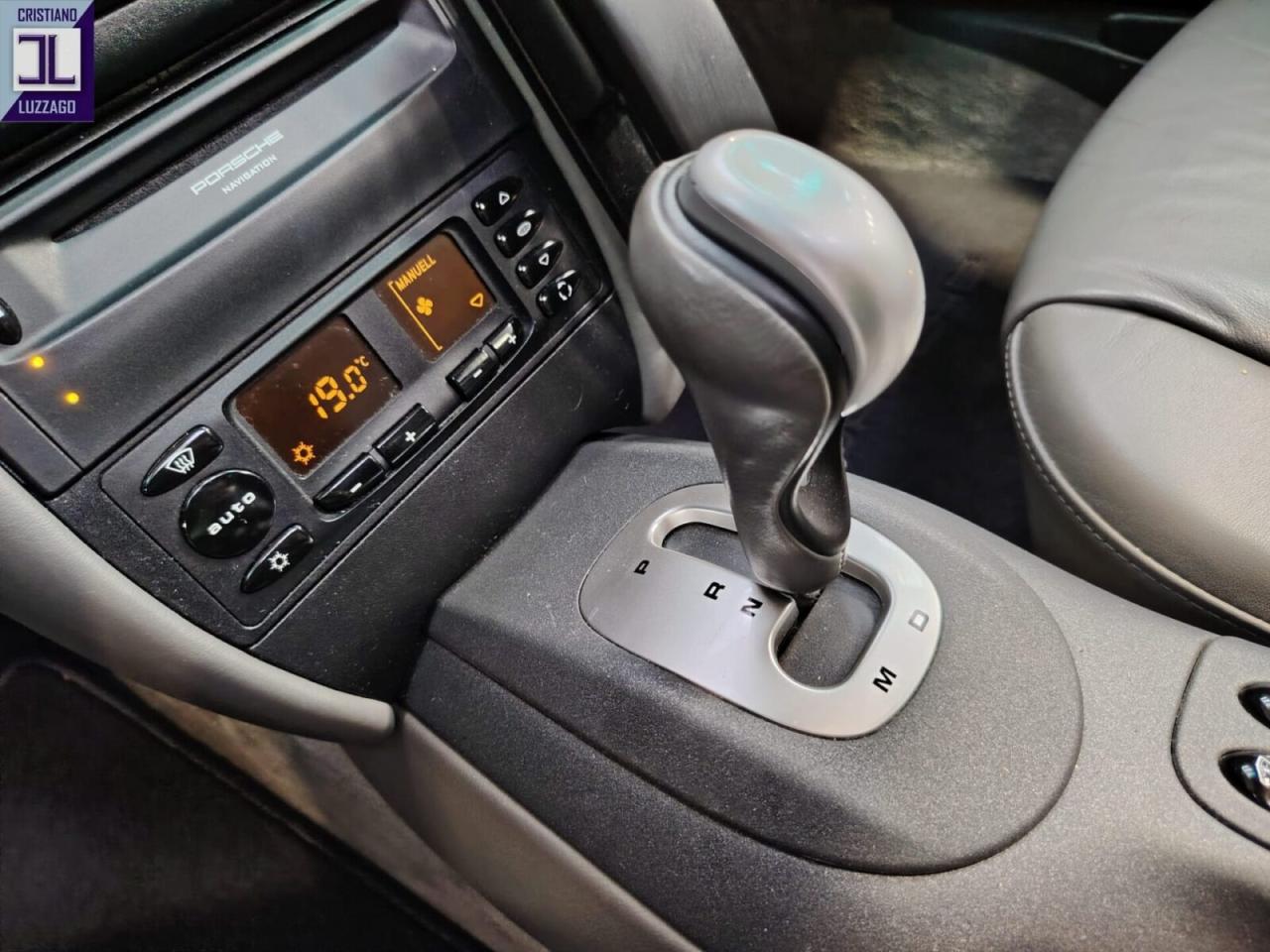 1998 Porsche 996 CARRERA 4