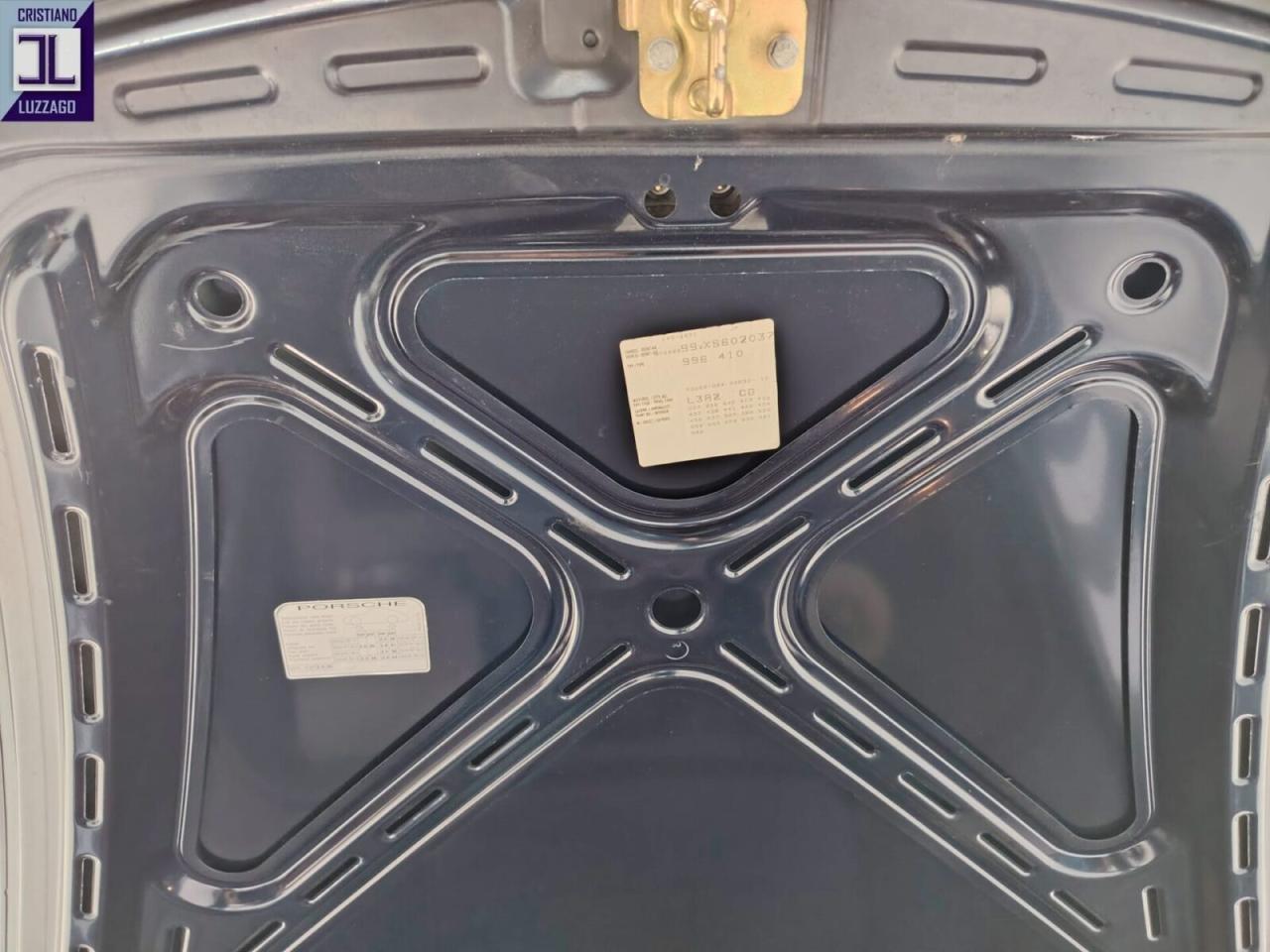 1998 Porsche 996 CARRERA 4