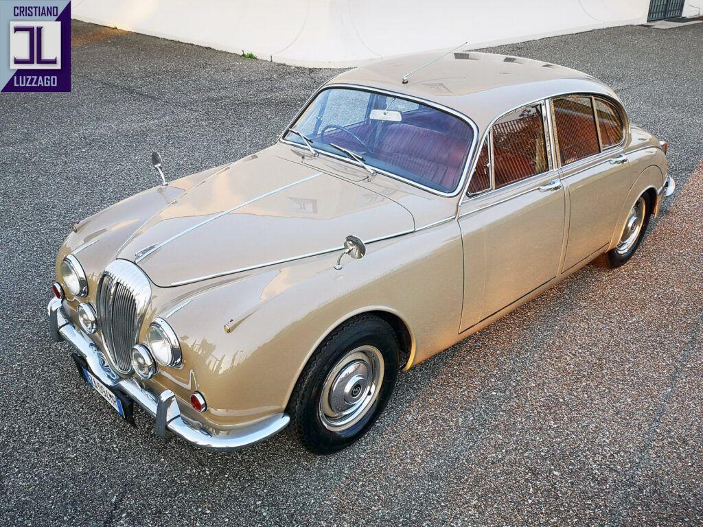 1969 Daimler V8 SALOON