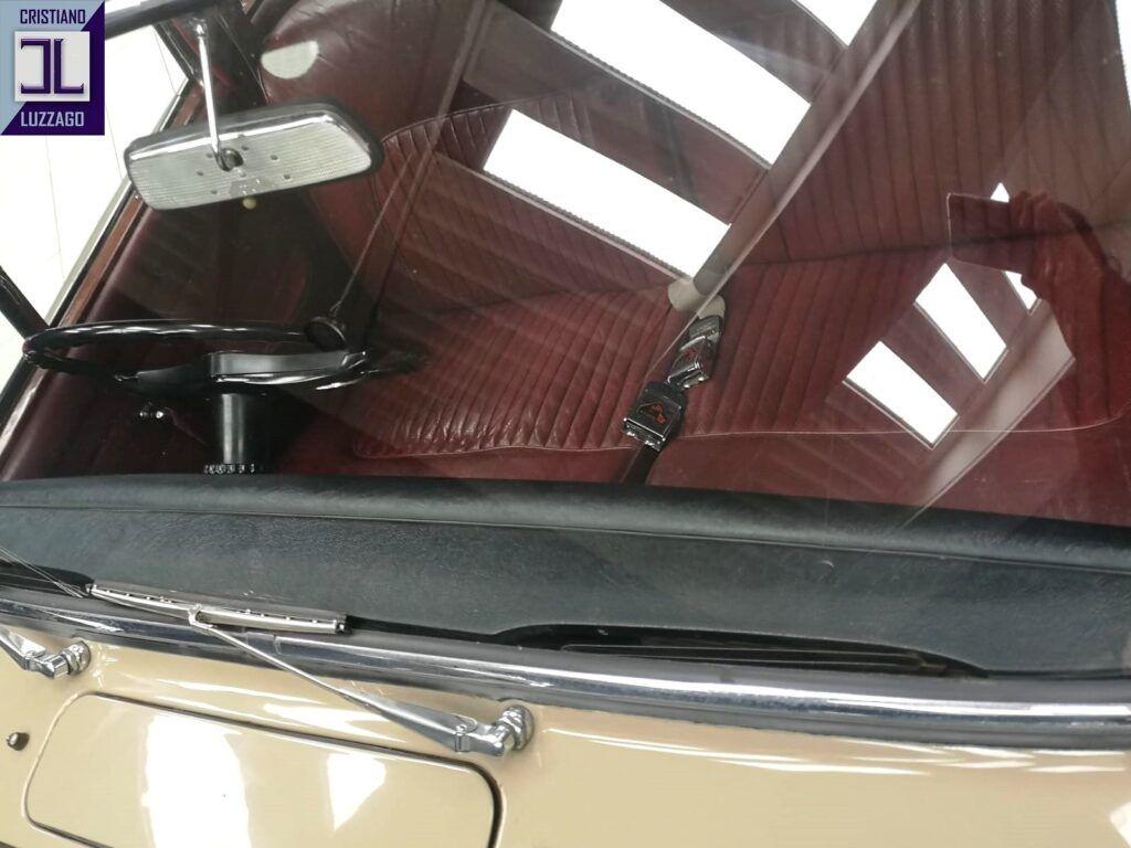 1969 Daimler V8 SALOON