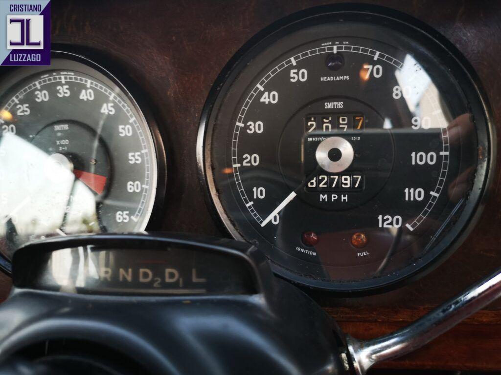 1969 Daimler V8 SALOON