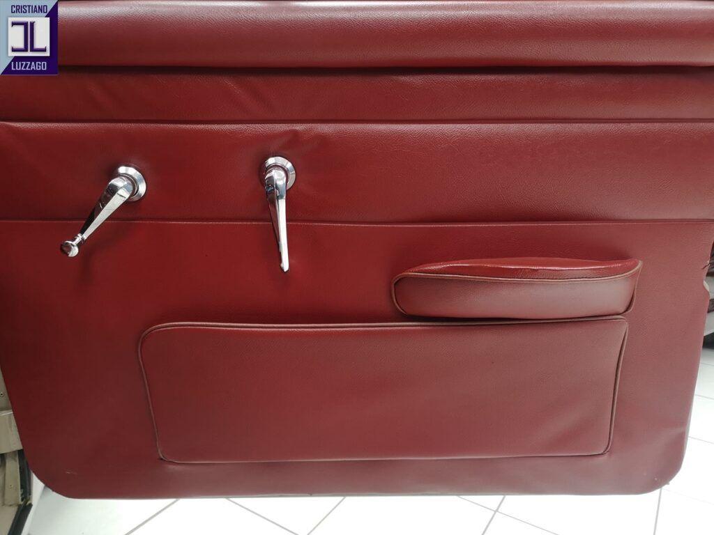 1969 Daimler V8 SALOON