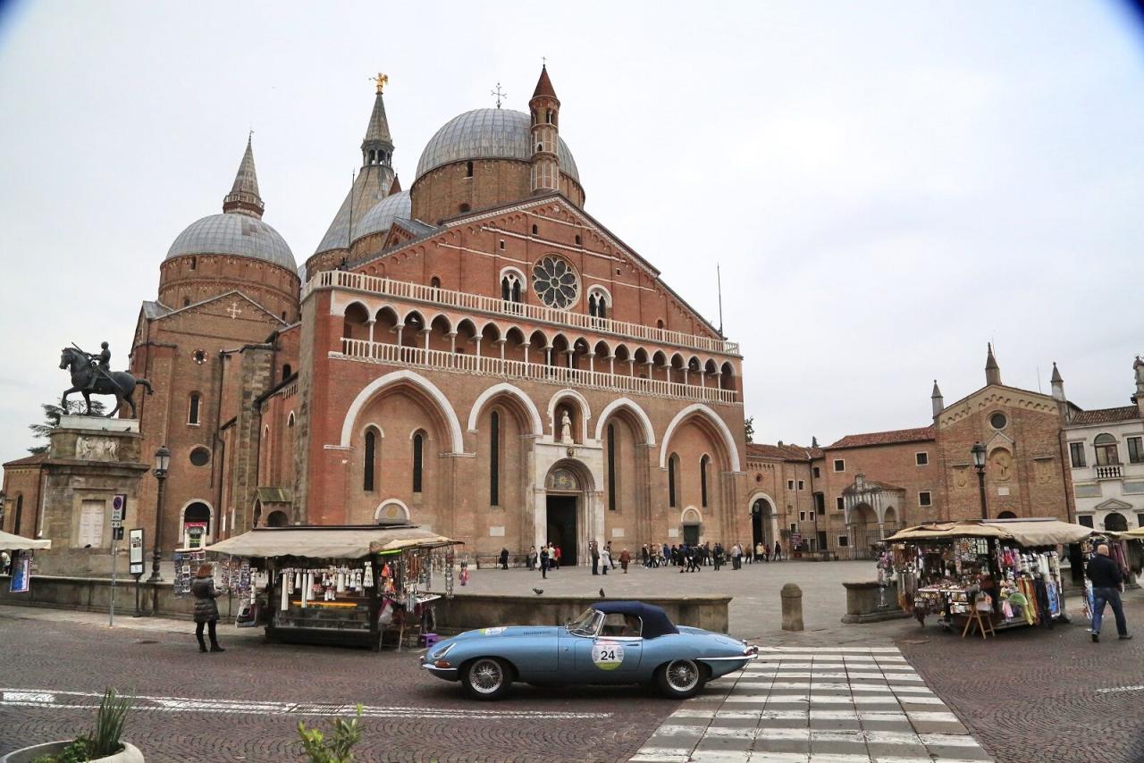 1965 Jaguar E TYPE ROADSTER S1