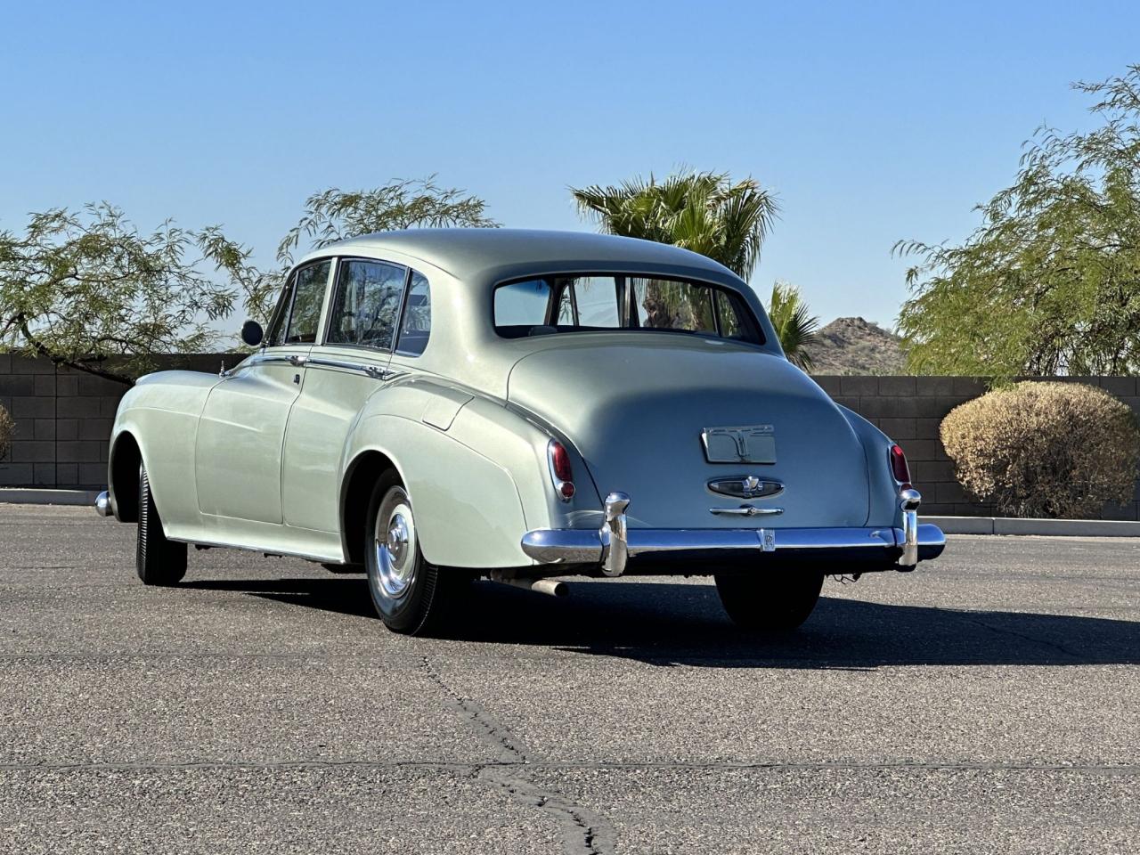 1959 Rolls - Royce Silver Cloud I LWB With Division (limo)