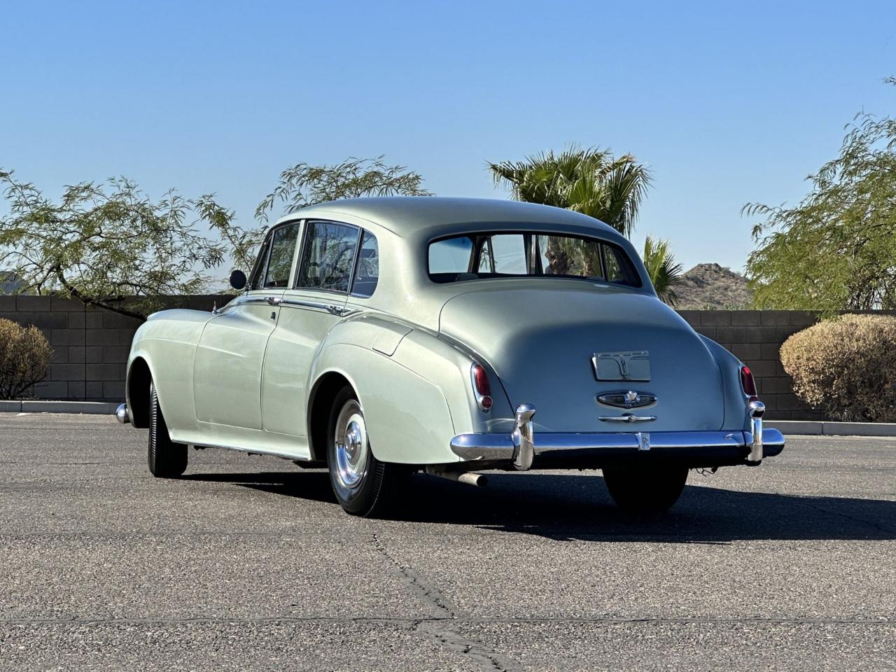 1959 Rolls - Royce Silver Cloud I LWB With Division (limo)