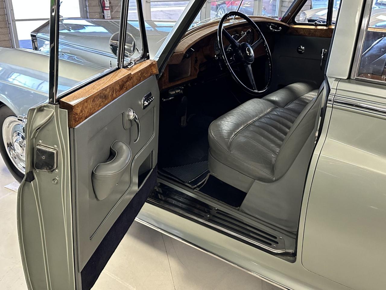 1959 Rolls - Royce Silver Cloud I LWB With Division (limo)