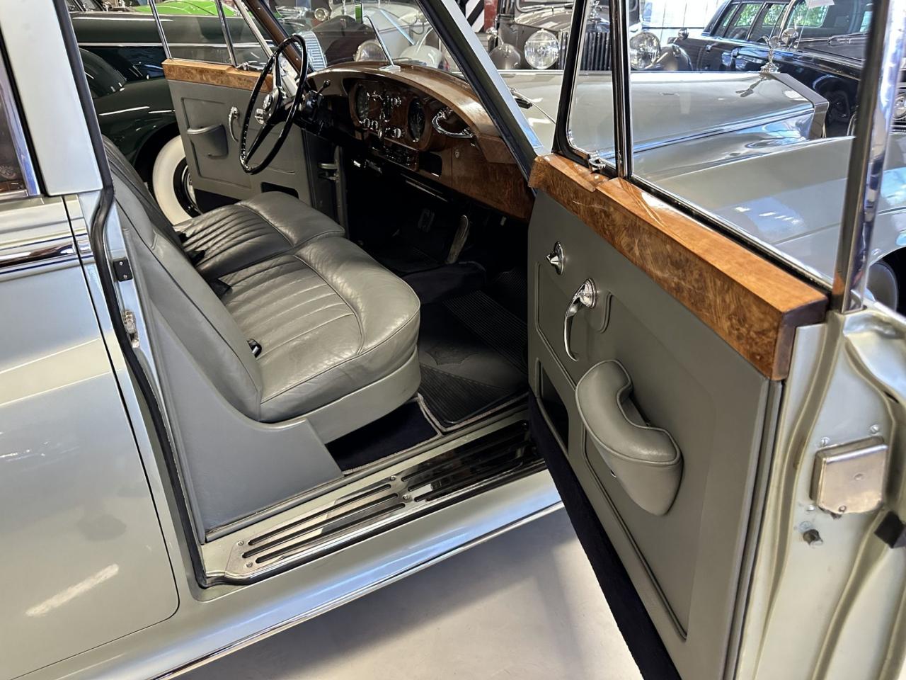 1959 Rolls - Royce Silver Cloud I LWB With Division (limo)