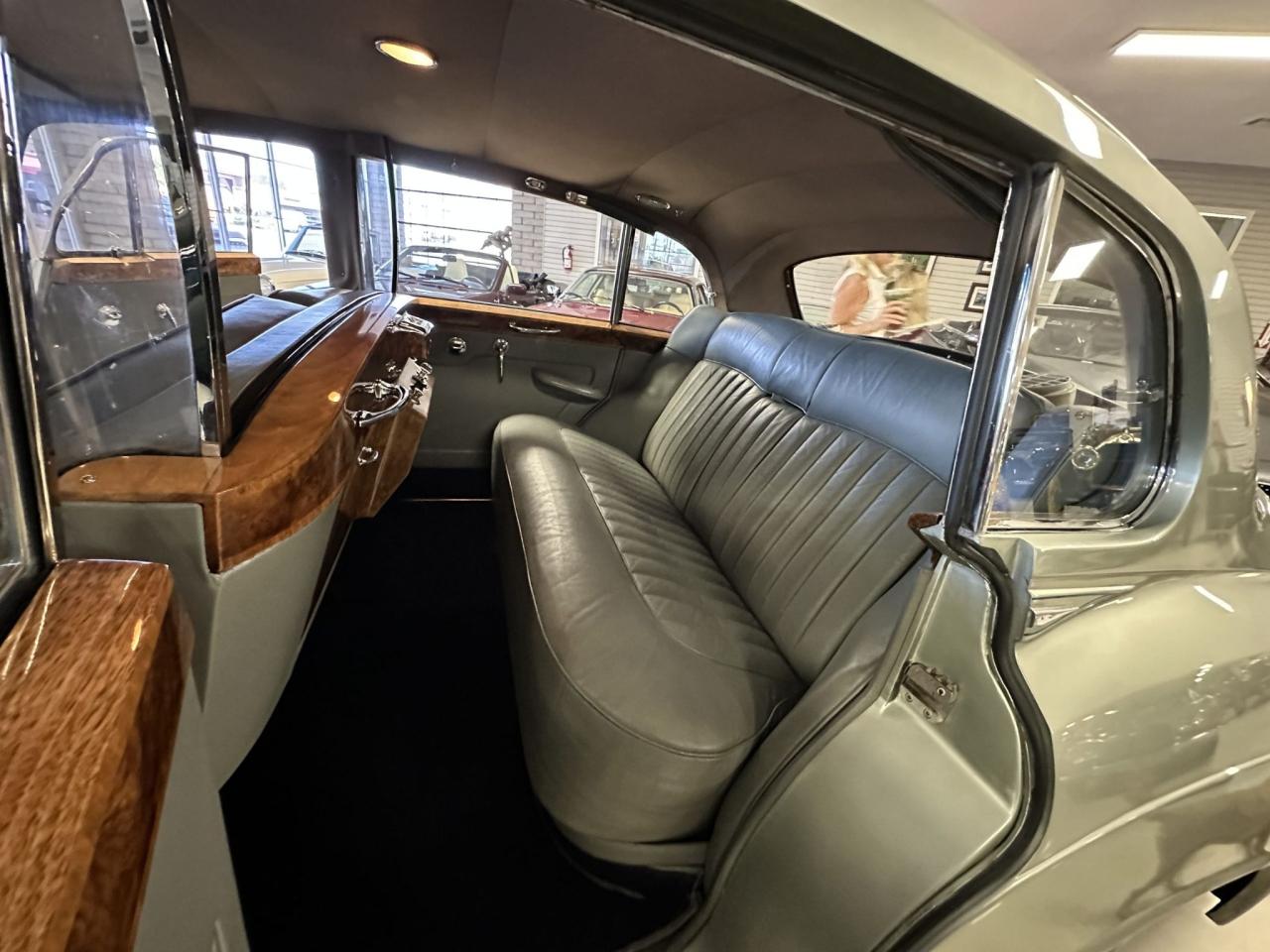 1959 Rolls - Royce Silver Cloud I LWB With Division (limo)