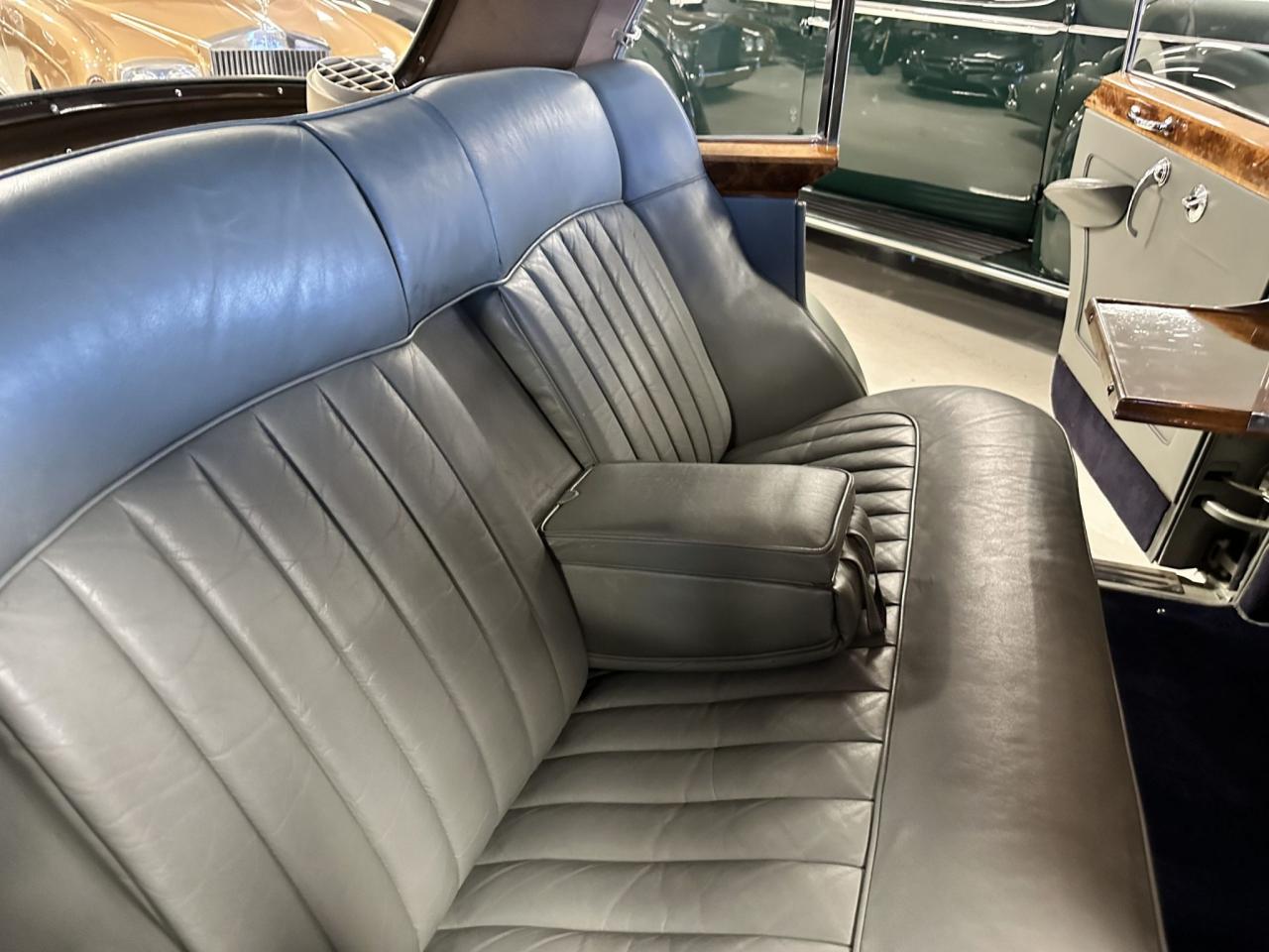 1959 Rolls - Royce Silver Cloud I LWB With Division (limo)