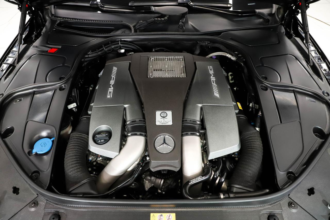 2017 Mercedes - Benz AMG S63