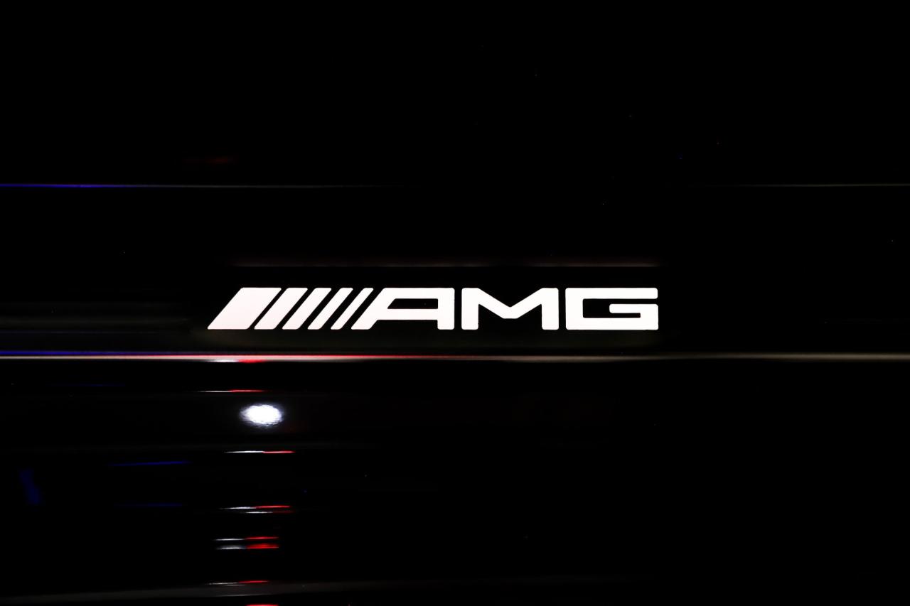 2017 Mercedes - Benz AMG S63