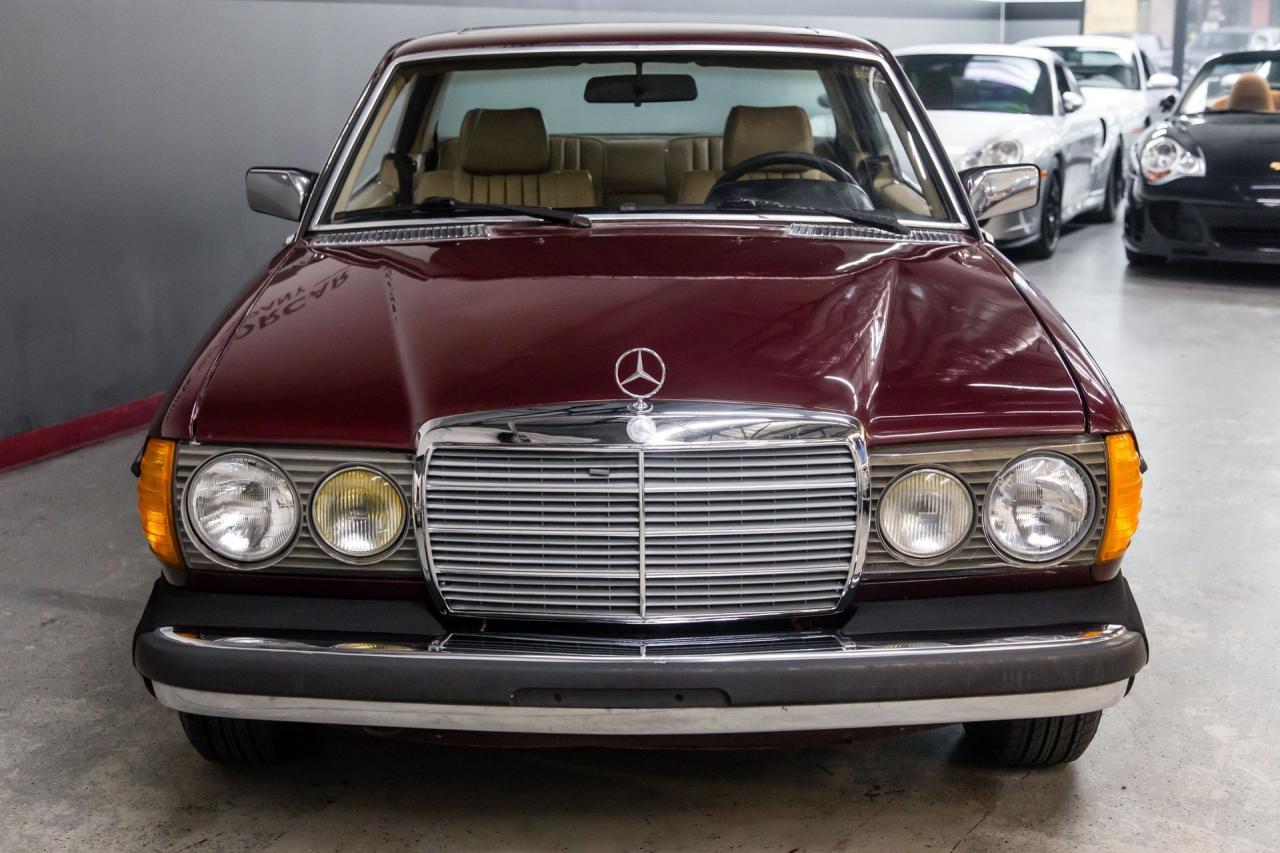 1985 Mercedes - Benz 300 CD COUPE