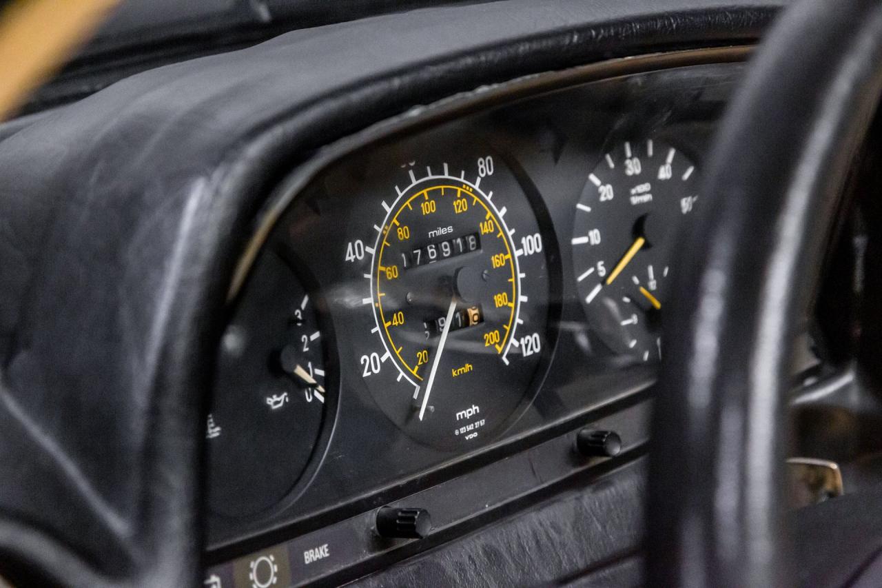 1985 Mercedes - Benz 300 CD COUPE