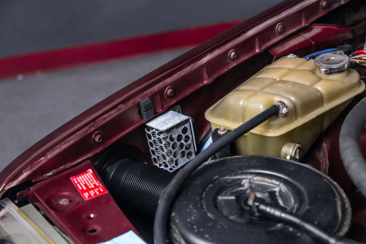 1985 Mercedes - Benz 300 CD COUPE