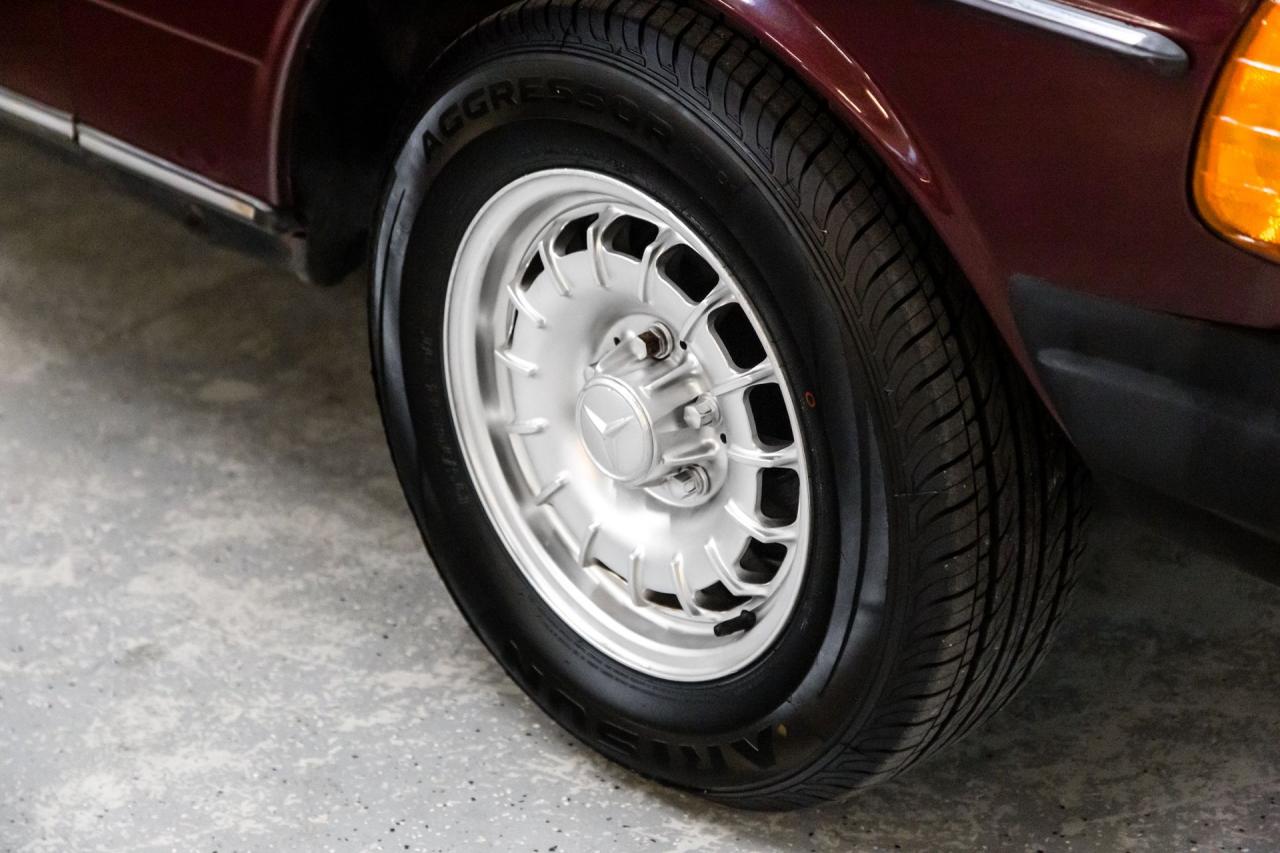 1985 Mercedes - Benz 300 CD COUPE