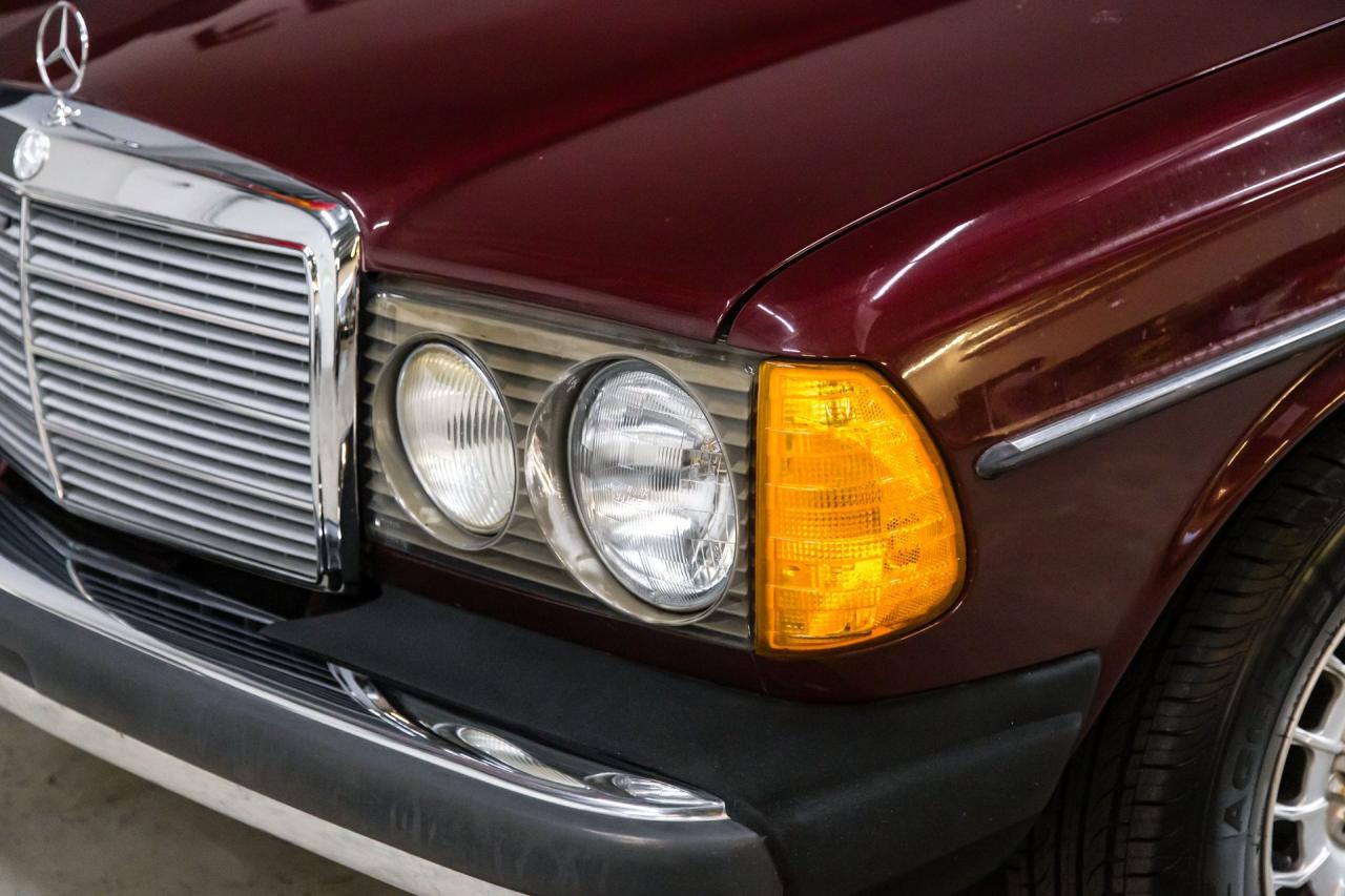 1985 Mercedes - Benz 300 CD COUPE