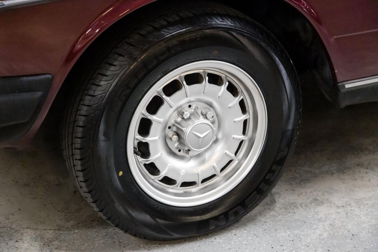 1985 Mercedes - Benz 300 CD COUPE