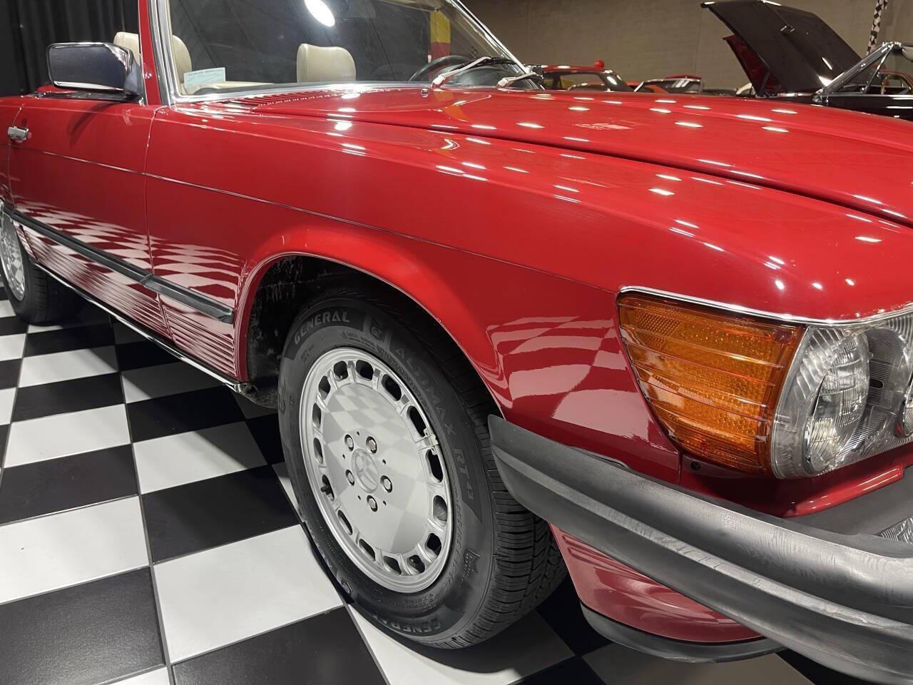1989 Mercedes - Benz 560-Class