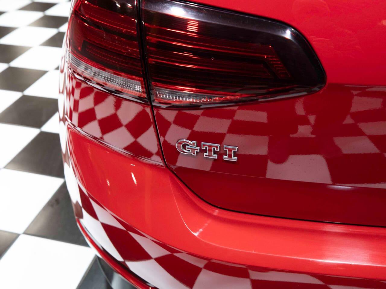 2019 Volkswagen GOLF GTI