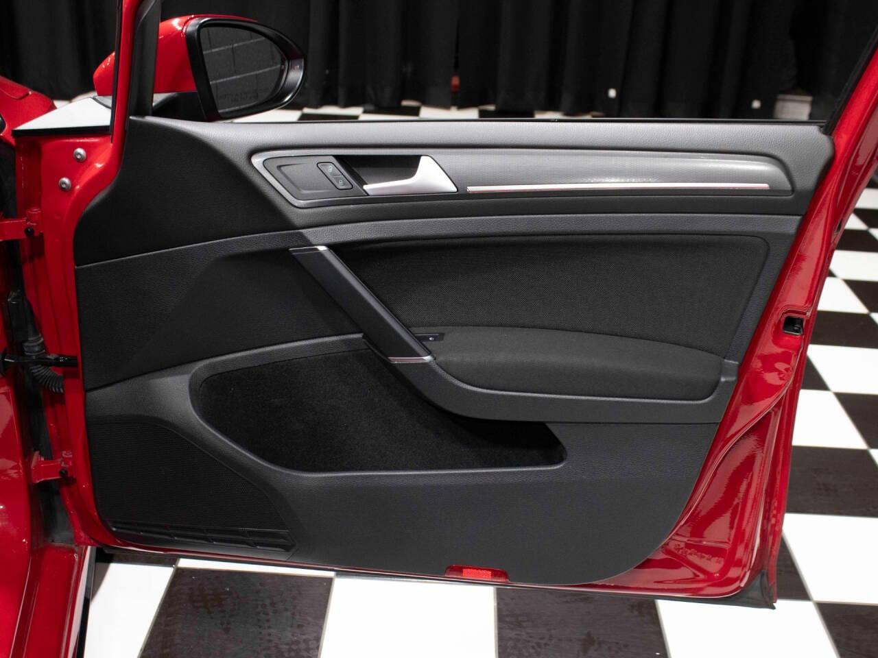 2019 Volkswagen GOLF GTI