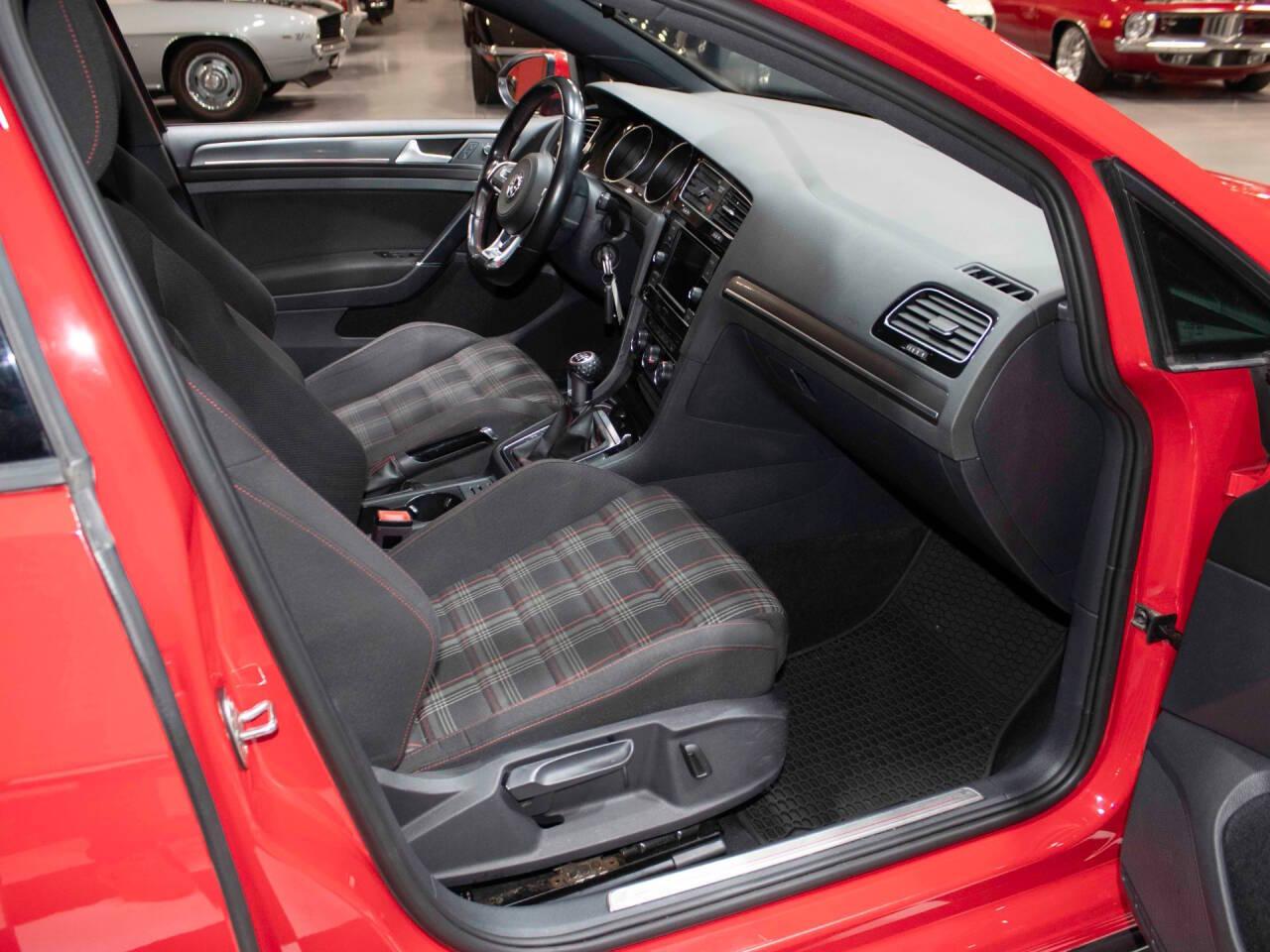 2019 Volkswagen GOLF GTI