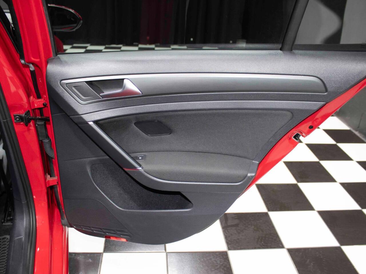 2019 Volkswagen GOLF GTI