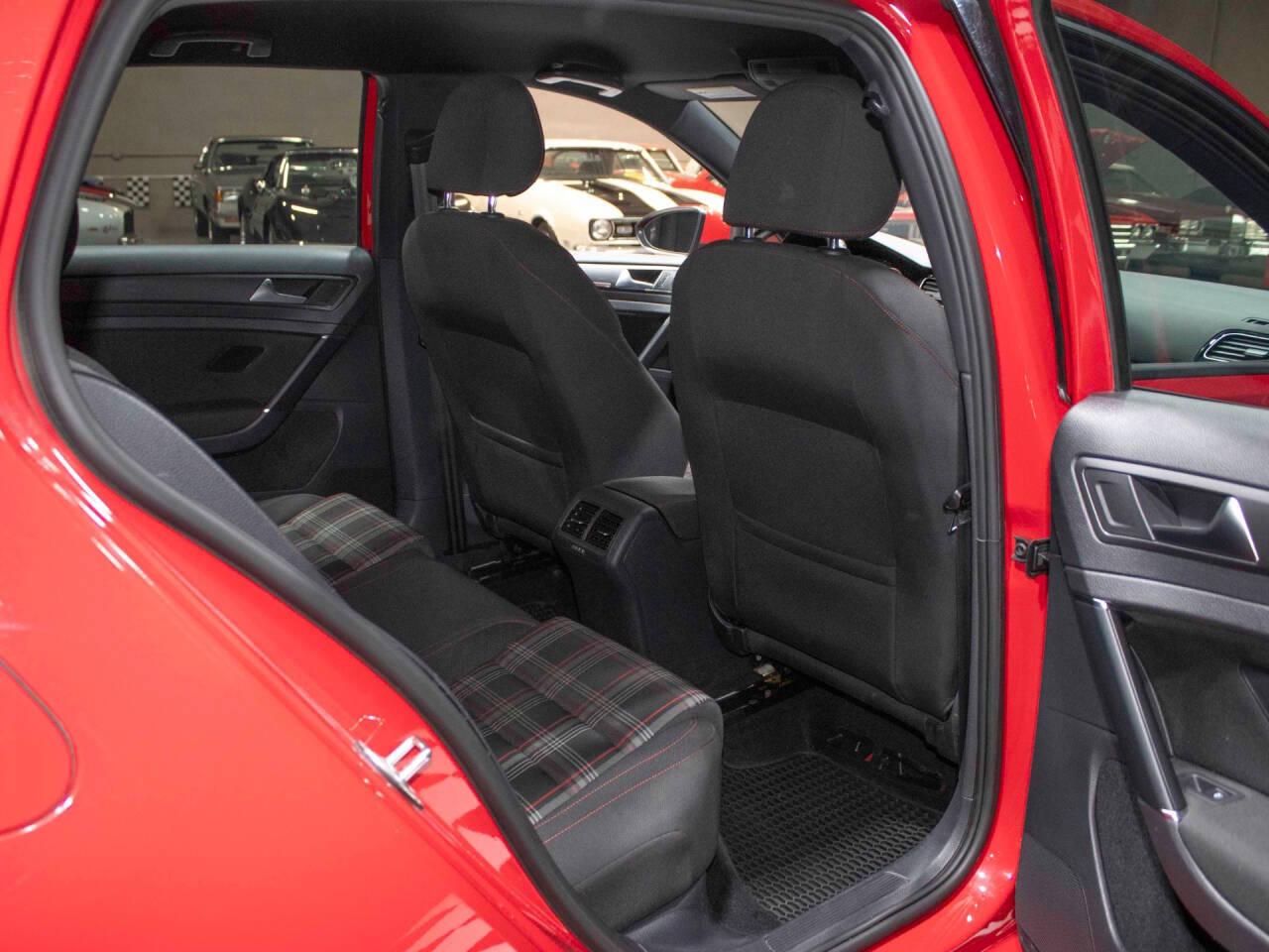 2019 Volkswagen GOLF GTI