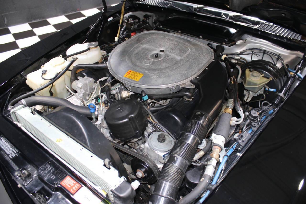 1989 Mercedes - Benz 560-Class