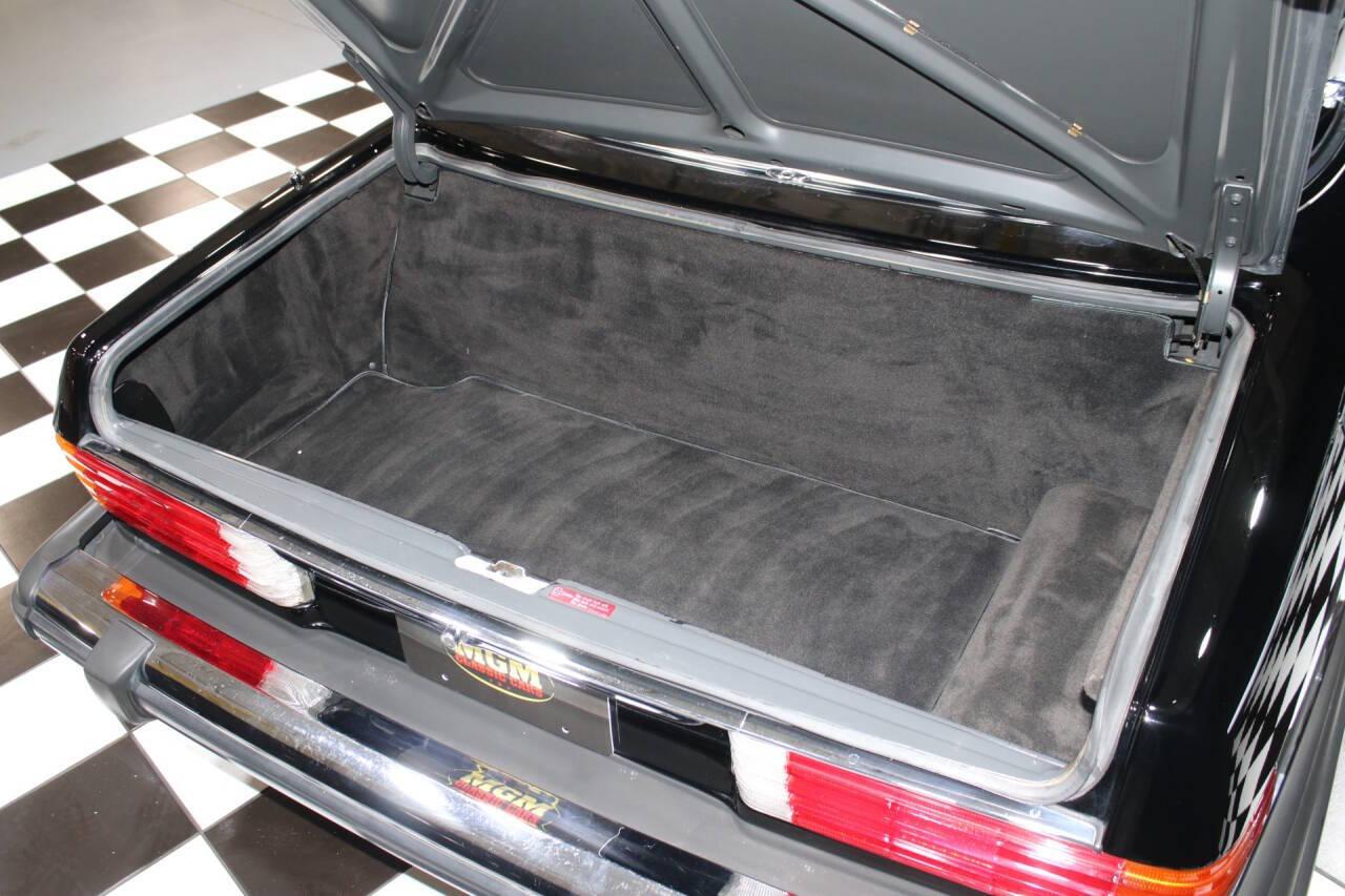 1989 Mercedes - Benz 560-Class