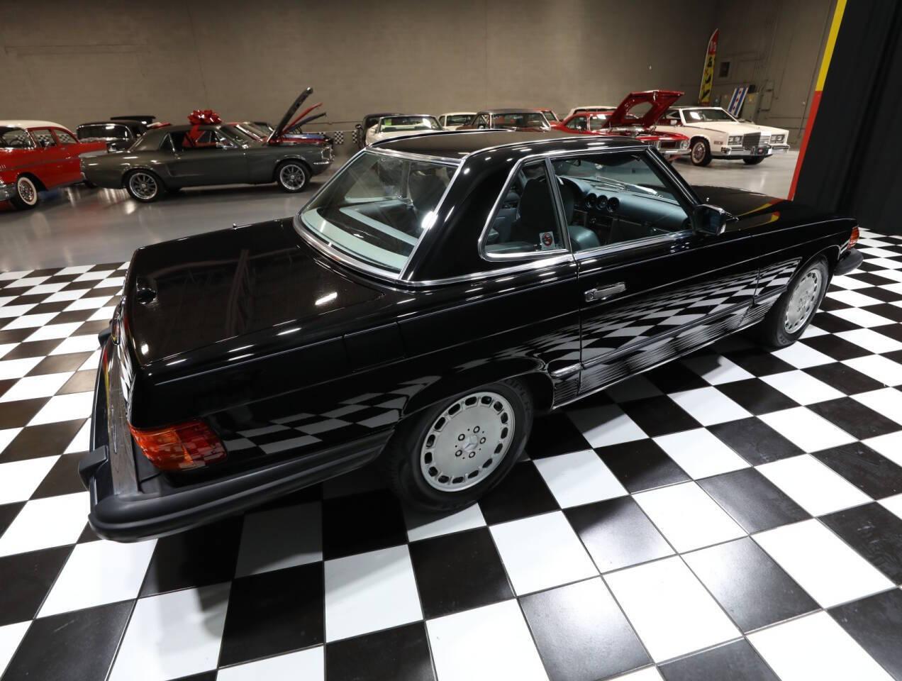 1989 Mercedes - Benz 560-Class