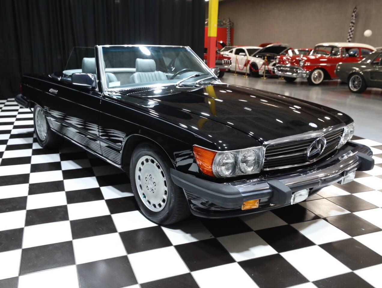 1989 Mercedes - Benz 560-Class
