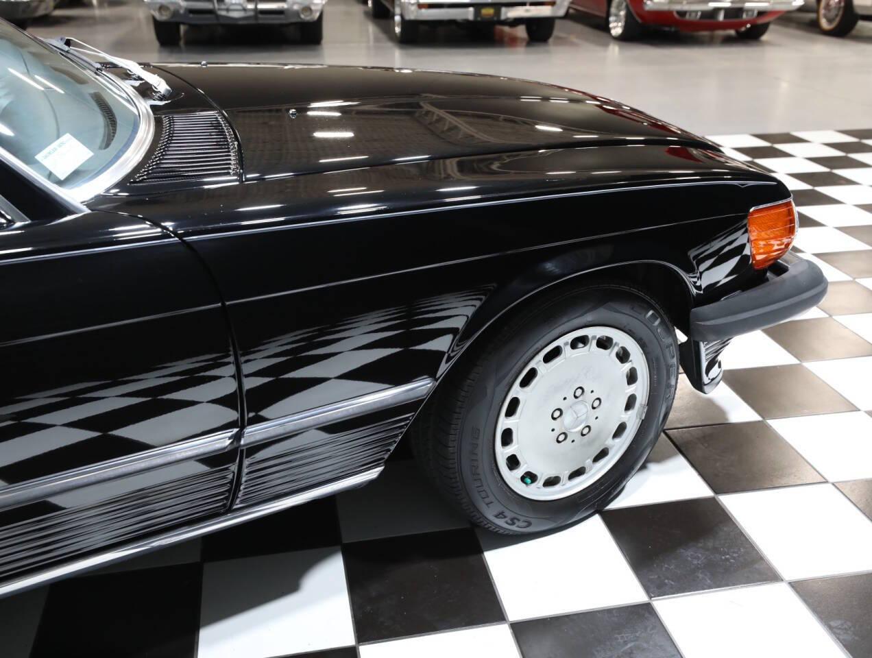 1989 Mercedes - Benz 560-Class