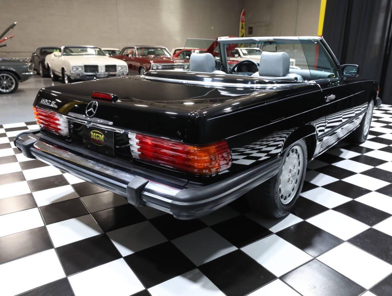 1989 Mercedes - Benz 560-Class