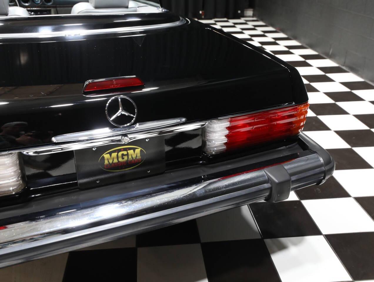 1989 Mercedes - Benz 560-Class