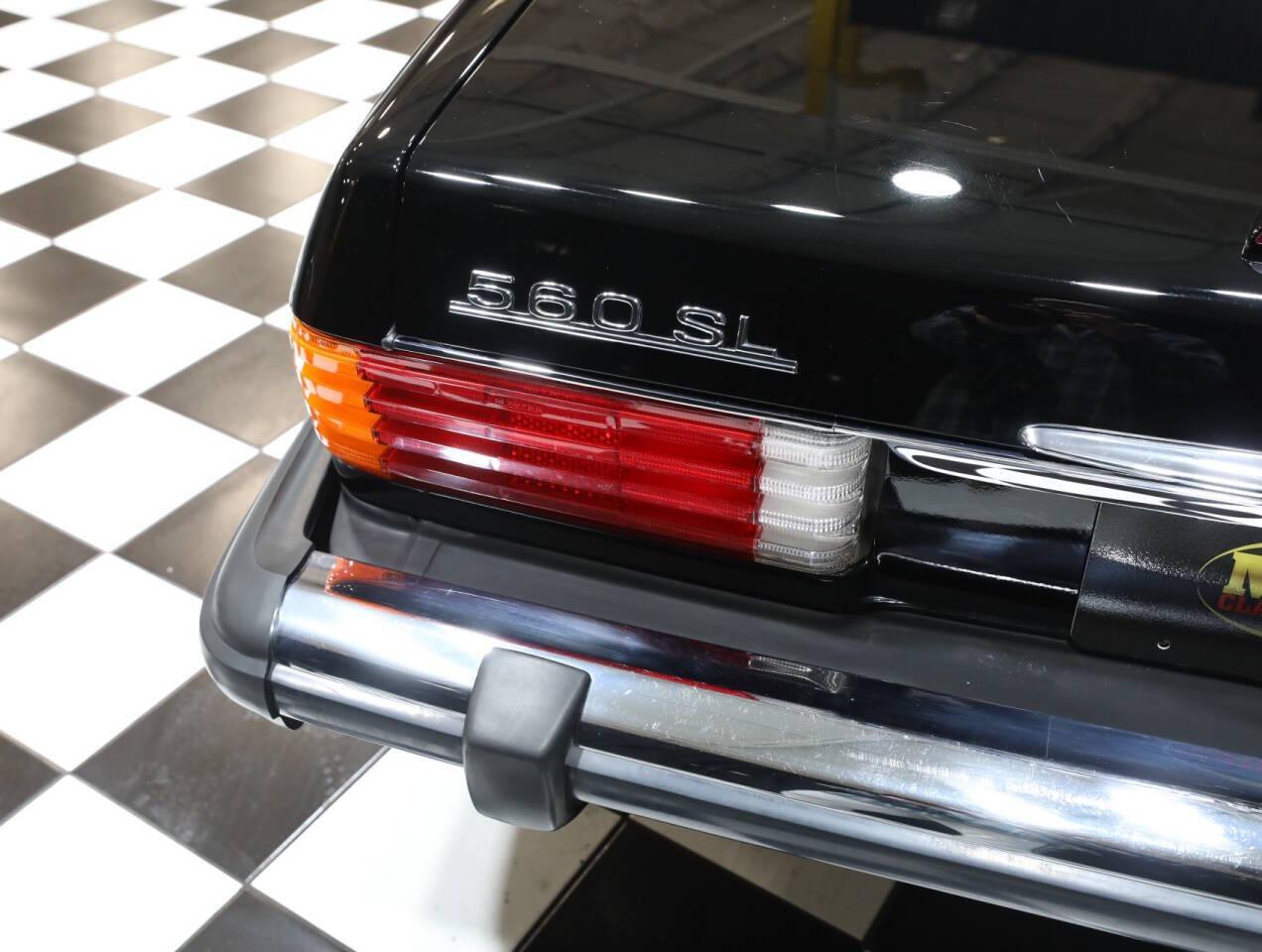 1989 Mercedes - Benz 560-Class