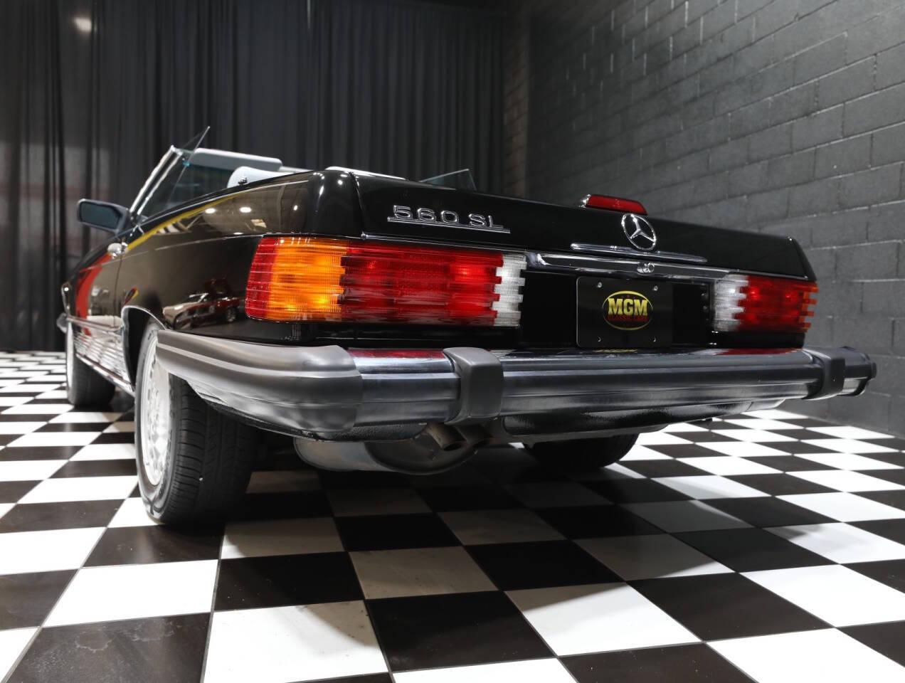 1989 Mercedes - Benz 560-Class