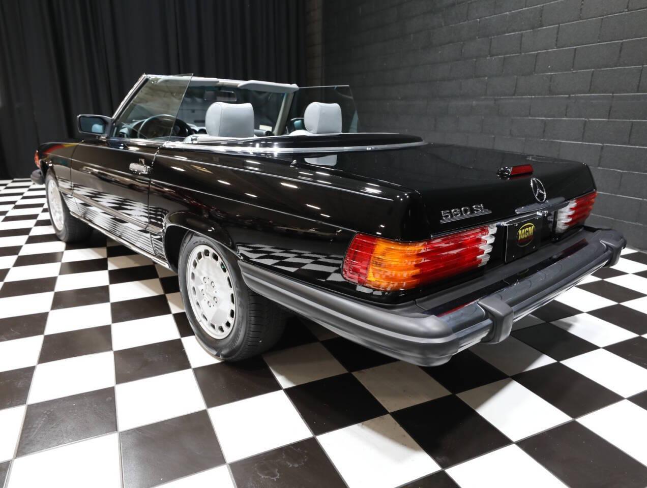 1989 Mercedes - Benz 560-Class