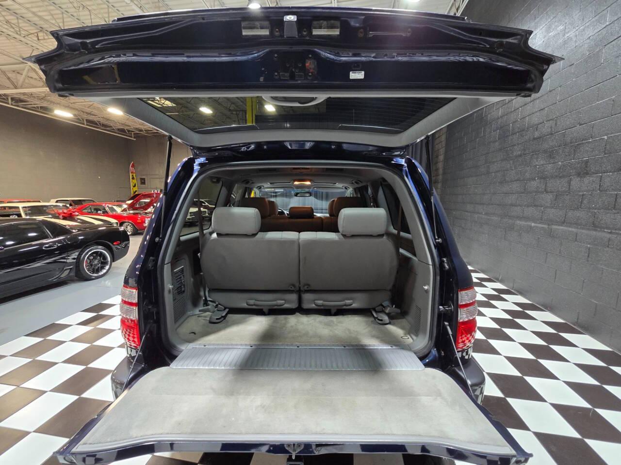 2004 Toyota Land Cruiser