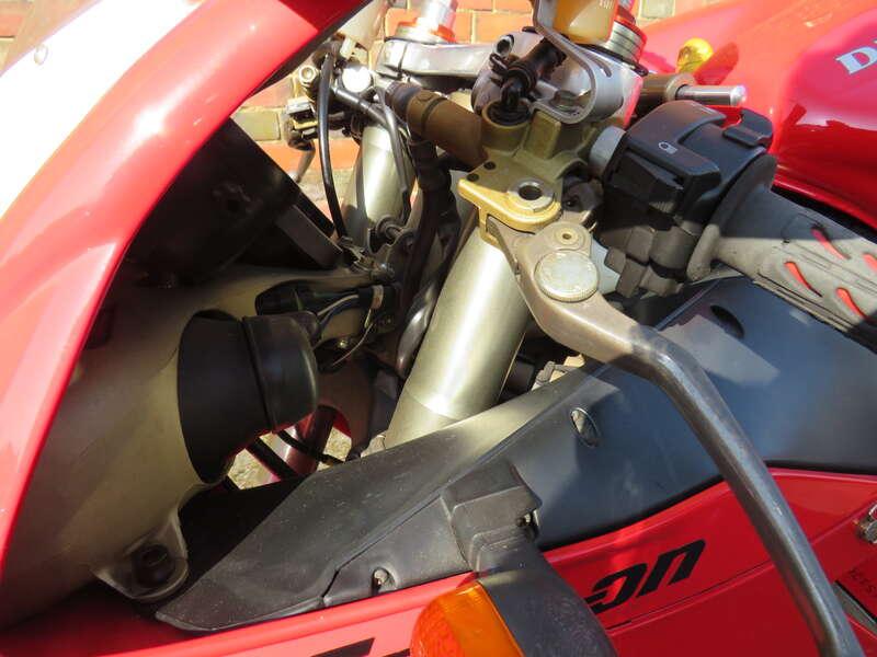1997 Ducati 916 BIPOSTO