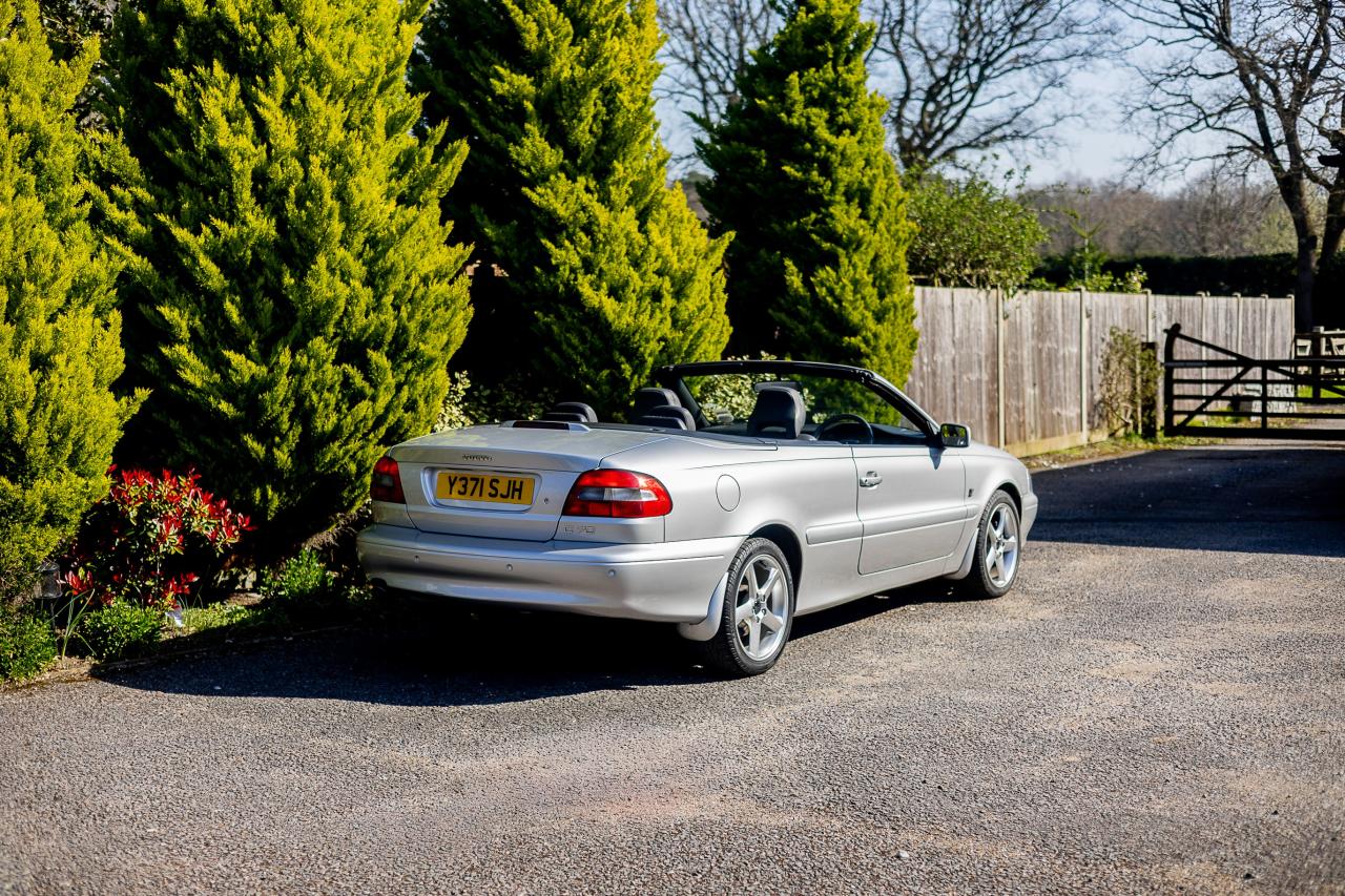 2001 Volvo C70