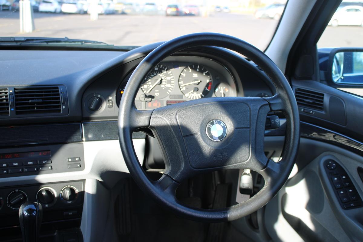 1997 BMW 520I AUTO
