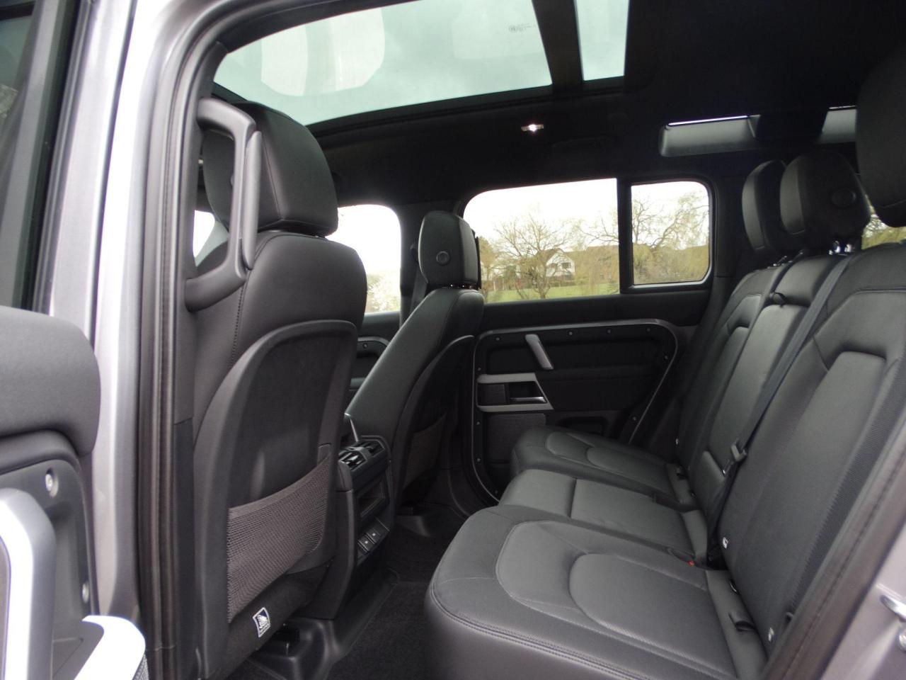 2023 Land Rover 2.0 P400e 15.4kWh X-Dynamic SE Auto 4WD Euro 6 (s/s) 5dr