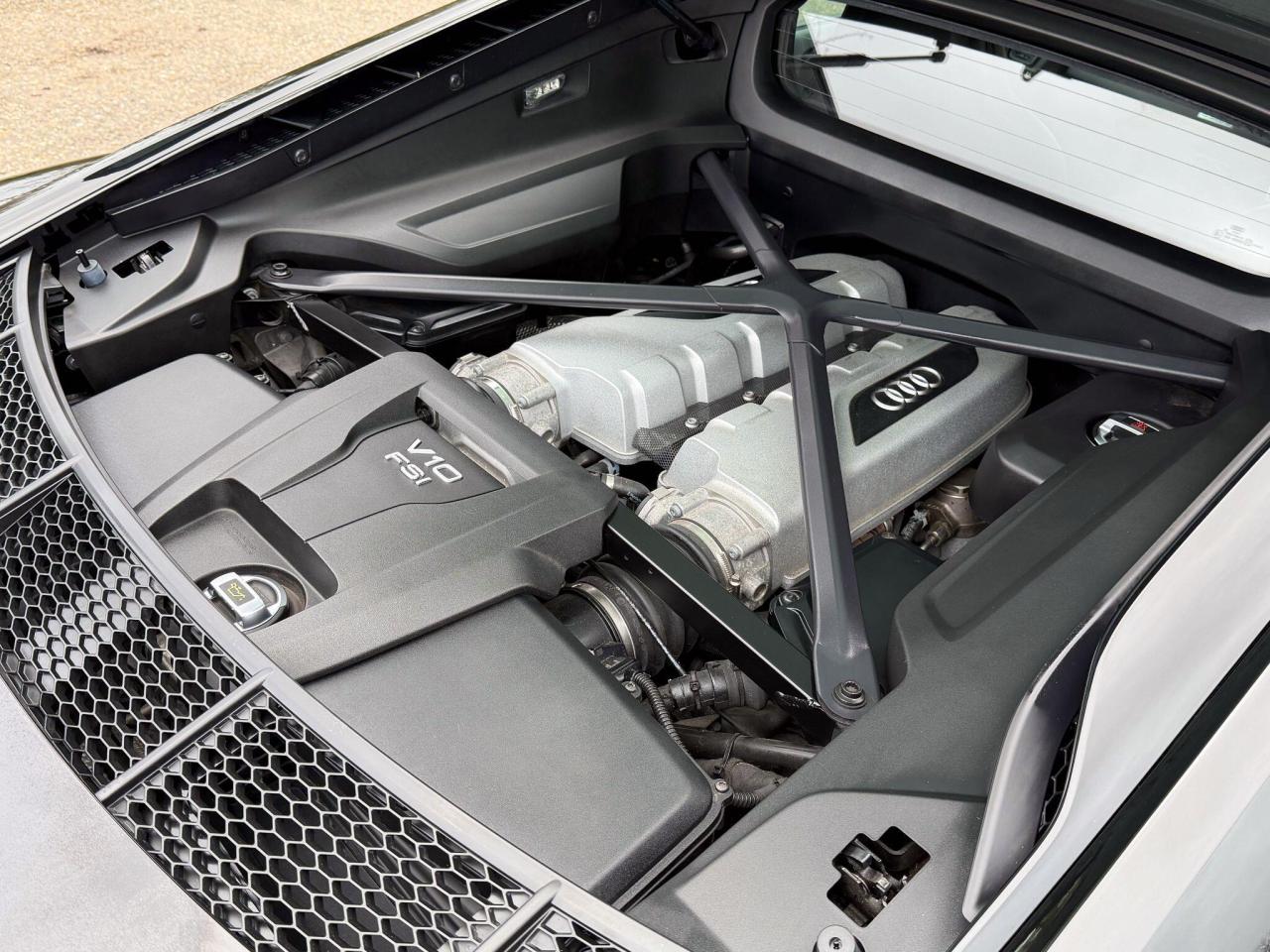 2018 Audi 5.2 FSI V10 Plus S Tronic quattro Euro 6 (s/s) 2dr