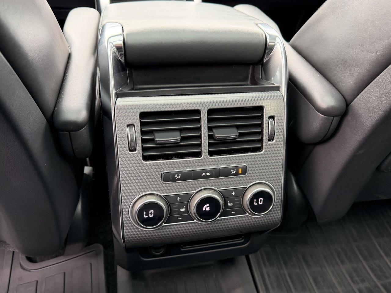 2016 Land Rover 3.0 SD V6 Autobiography Dynamic SUV 5dr Diesel Auto 4WD Euro 6 (s/s) (306 ps)