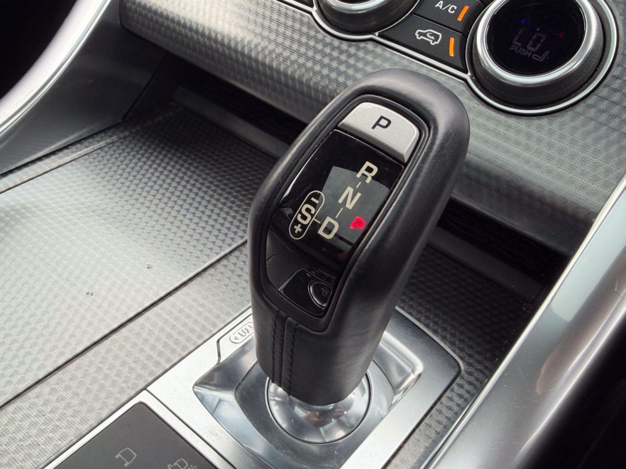 2016 Land Rover 3.0 SD V6 Autobiography Dynamic SUV 5dr Diesel Auto 4WD Euro 6 (s/s) (306 ps)