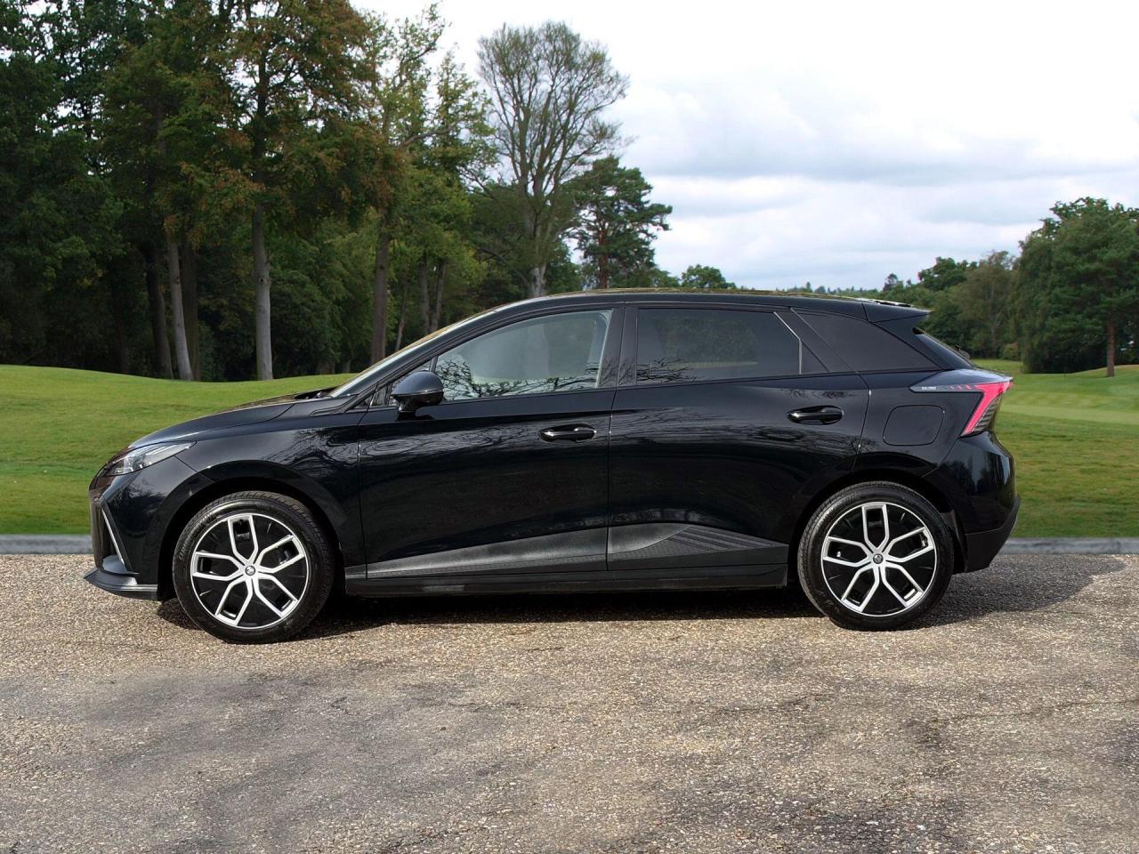 2024 MG 64kWh Trophy Long Range Auto 5dr