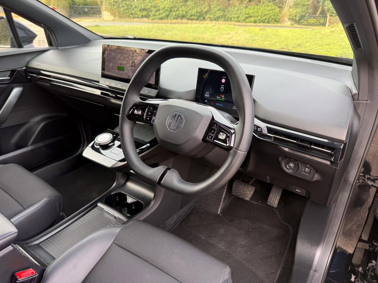 2024 MG 64kWh Trophy Long Range Auto 5dr