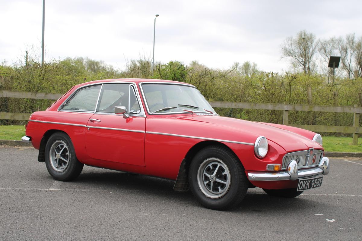 1967 MG B GT
