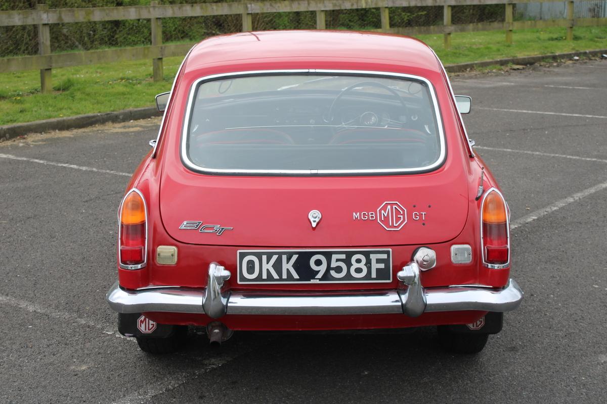 1967 MG B GT