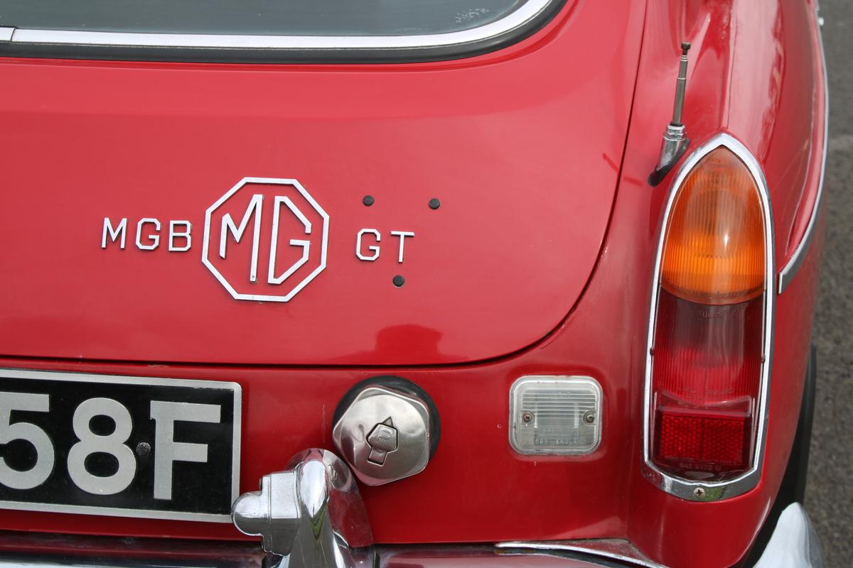 1967 MG B GT